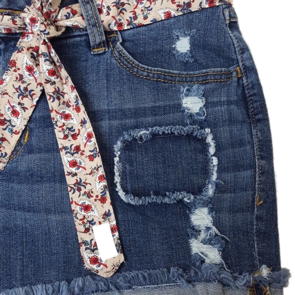 LC LAUREN CONRAD Denim Distressed Cutoff Shorts 10 - Picture 7 of 8